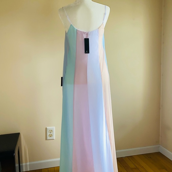 Beautiful pastel Lulus dress - Picture 3 of 4